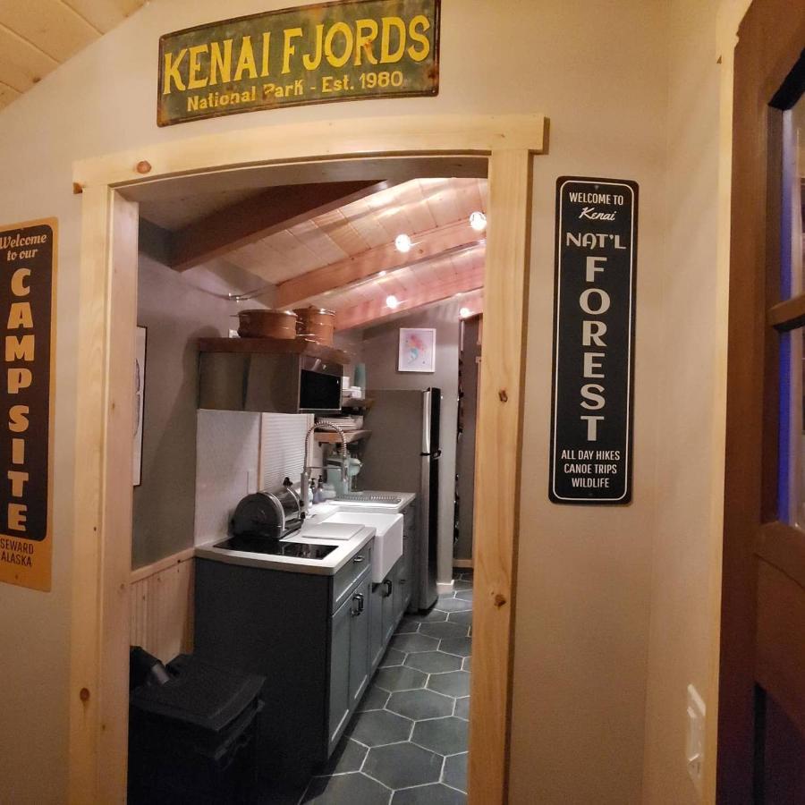Entire Tiny Home Close To Cruise Ship Terminal Alaska Railroad And Downtown سيوارد المظهر الخارجي الصورة